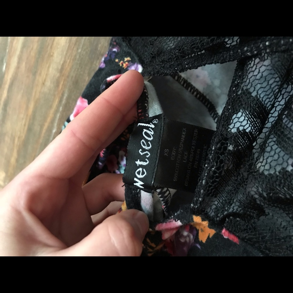 WET SEAL short sleeve floral open back mini skater dress - Picture 3 of 3